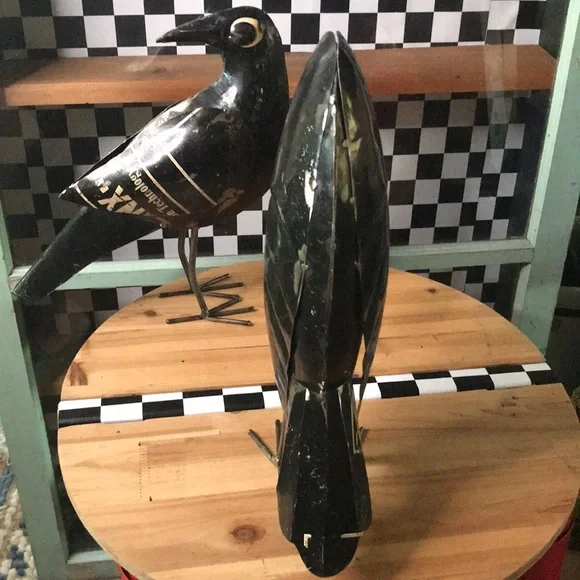 Pottery Barn Recycled Handmade Iron Crows With Pumpkin - Set Of 2 🎃 - Picture 16 of 17